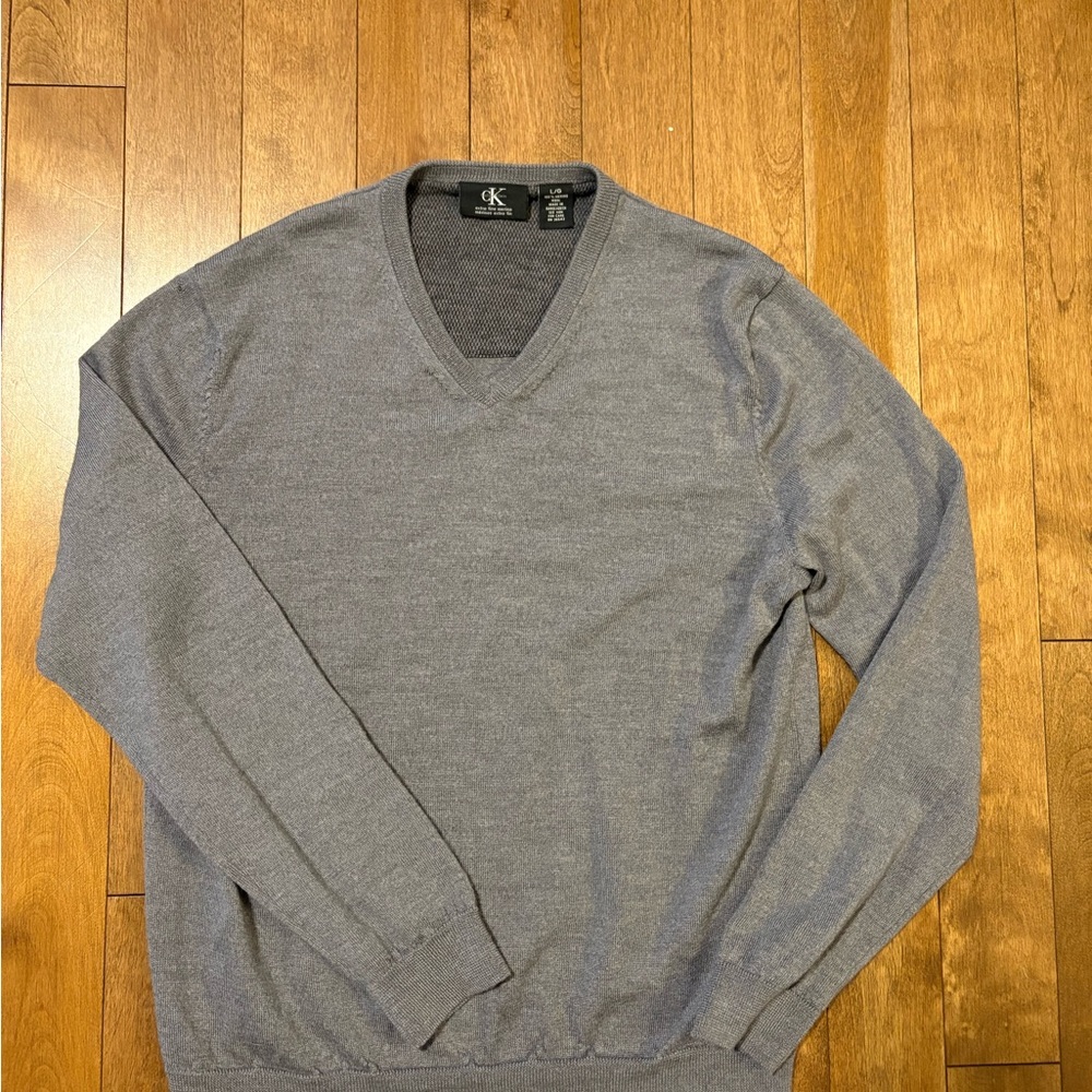 Calvin Klein Extra fine Merino wool Gray V-Neck Sweater